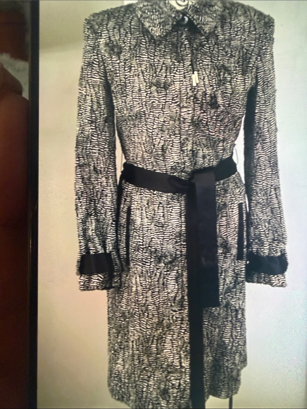 Black & White Long-Sleeve Belted Shirt Dress with Contrast Trim